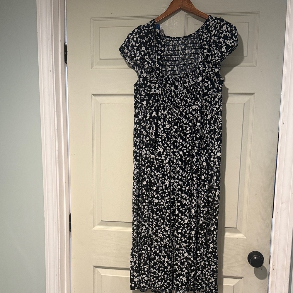 Old Navy Black and White Floral Dress - Picture 5 of 7